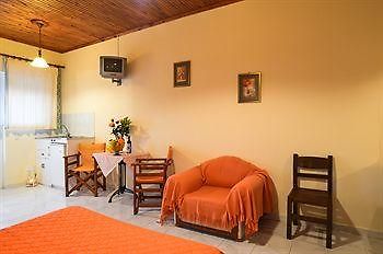 Artemis Studios And Apartments Psarou  Ngoại thất bức ảnh