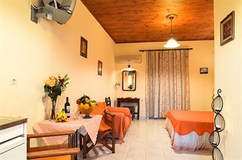 Artemis Studios And Apartments Psarou  Ngoại thất bức ảnh